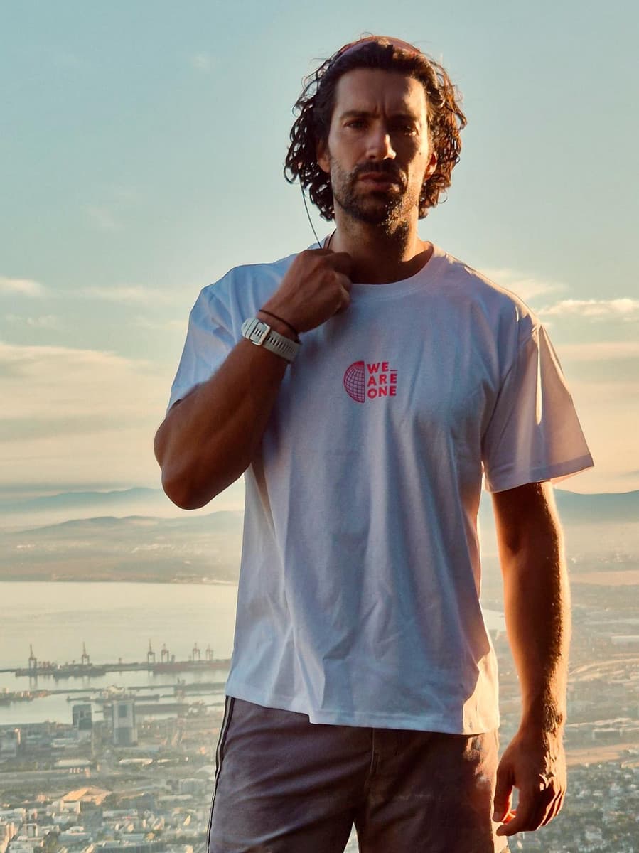 Shirt WE ARE ONE Light